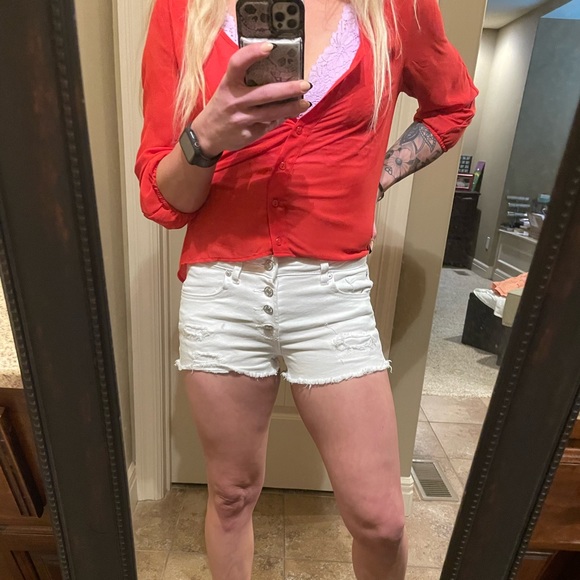 Red cropped , sheer 3/4 sleeved boutique top - Picture 6 of 6